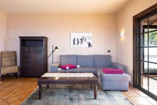 El Refugio Apartments & Villa