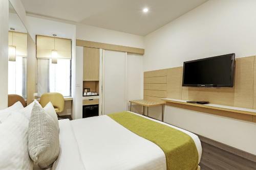 Hotel Sarovar Portico Outer Ring Road