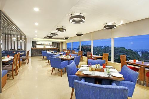 Hotel Sarovar Portico Outer Ring Road