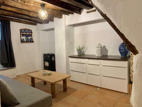 Tinao De Las Alc�ntaras