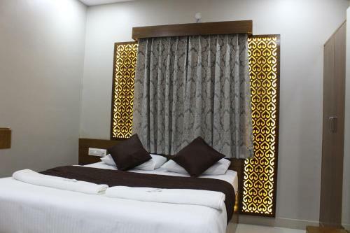 Hotel Olivia Inn And Suites
