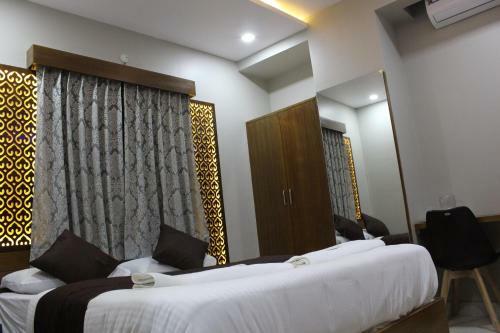 Hotel Olivia Inn And Suites