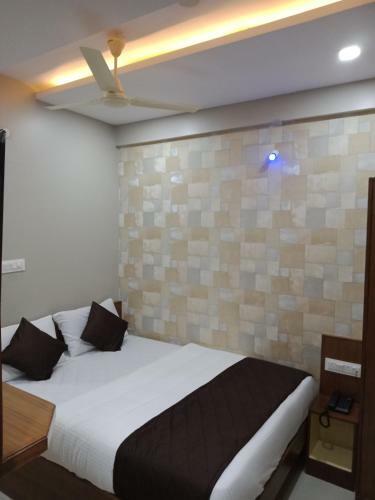 Hotel Olivia Inn And Suites