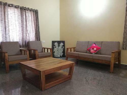 Hostal Stayin 2 Bedroom Independent House
