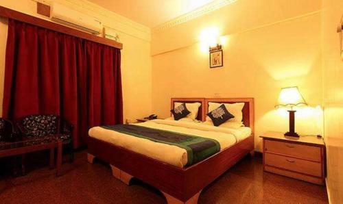 Fabhotel Spiro Grand