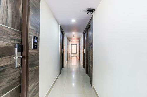 Fabhotel Crown Heights - Fully Vaccinated Staff