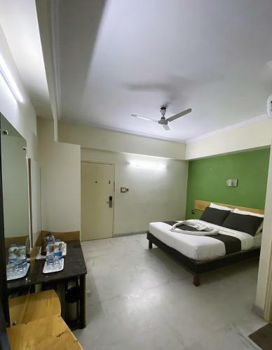 Hotel Vaishnavi Residency