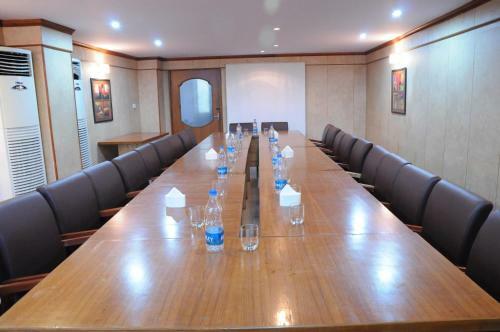 Hotel Vaishnavi Residency