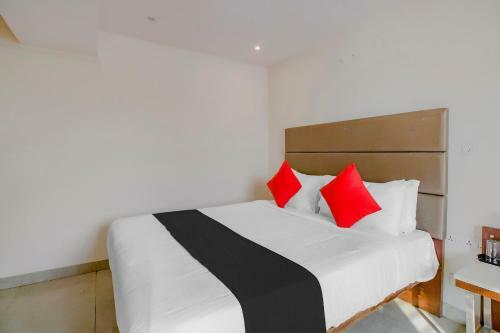 Capital O 77528 Smile Hotels