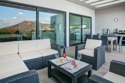 Villa La Oliva Luxury House