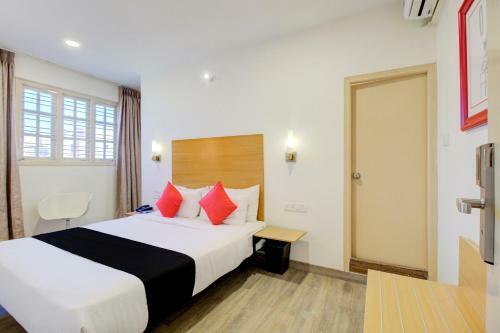 Capital O 77459 Smile Hotels
