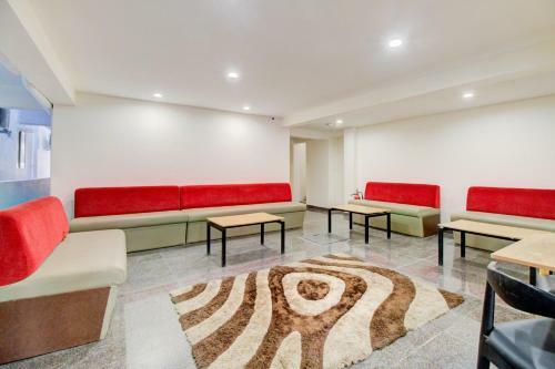 Capital O 77459 Smile Hotels