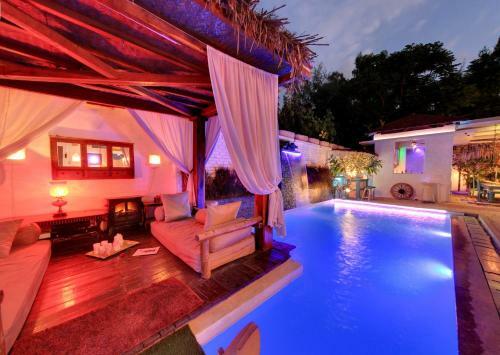 Eko Stay- Sapphire Villa