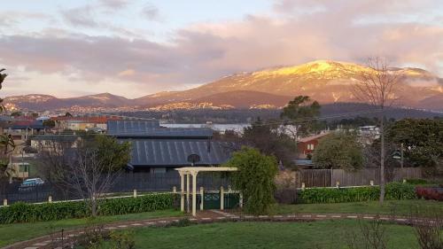 Bed & Breakfast Orana House