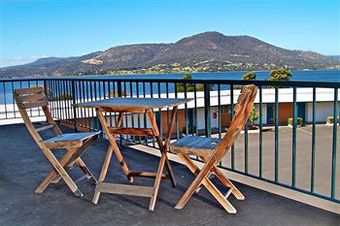 Aparthotel Riverfront Motel & Villas