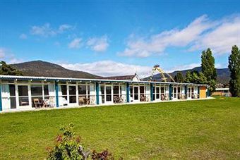 Aparthotel Riverfront Motel & Villas