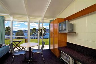 Aparthotel Riverfront Motel & Villas