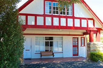 Aparthotel Riverfront Motel & Villas