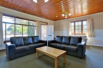 Aparthotel Riverfront Motel & Villas