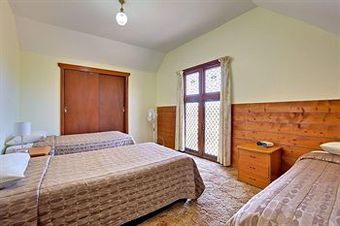 Aparthotel Riverfront Motel & Villas