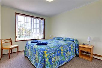 Aparthotel Riverfront Motel & Villas