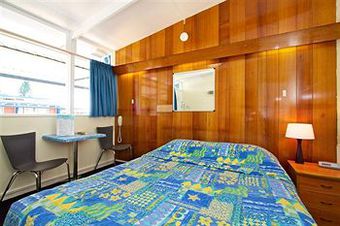 Aparthotel Riverfront Motel & Villas