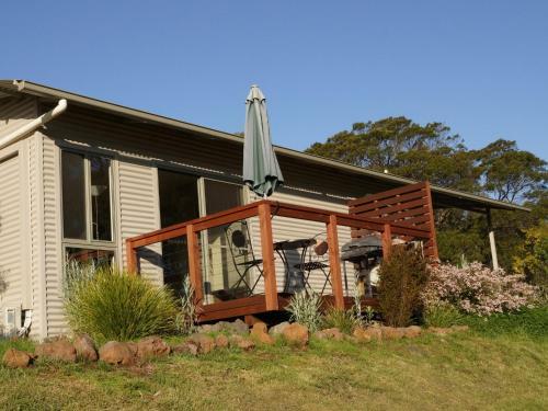 Lodge Gisborne Peak Winery Eco-cottages