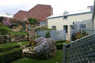 The Lodge On Elizabeth Bed & Breakfast
