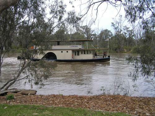 Captain's Cottage Bed & Breakfast