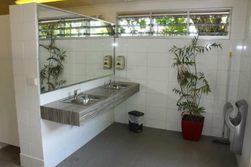 Dunk Island View Caravan Park