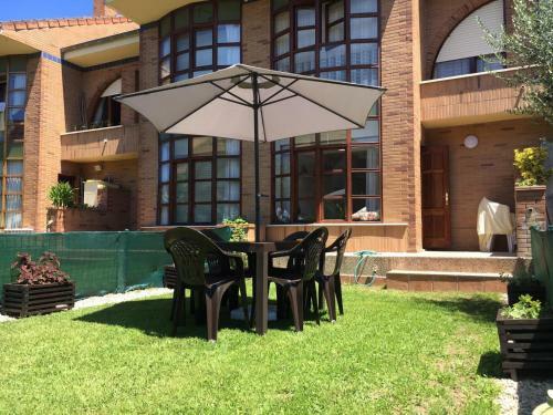 Chalet En Laredo Cerca De La Playa.