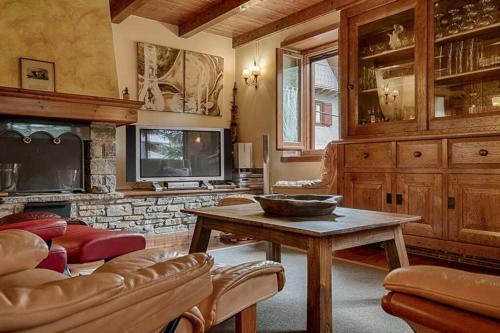 Lovely Mountains House