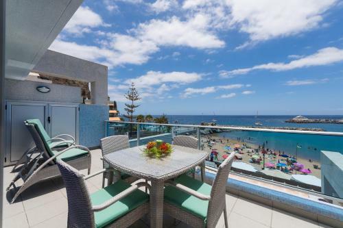 Sunny Atlantic Apartment