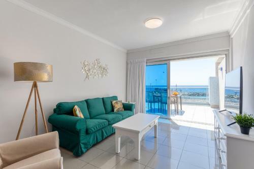 Apartamento Beachfront In Puerto Mog�n