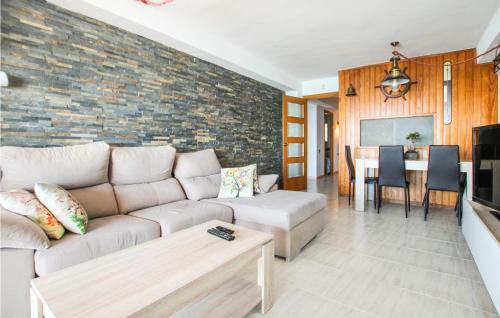 Nice Apartment In Vilaseca With 3 Bedrooms