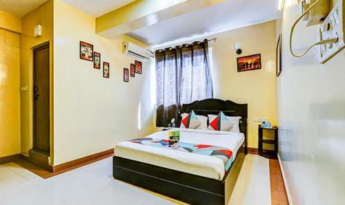 Hotel Palm Rooms Near St Johns Hospital