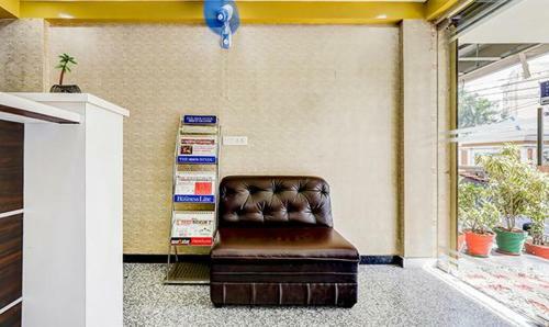 Hotel Palm Rooms Near St Johns Hospital