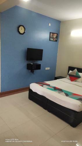 Hotel Palm Rooms Near St Johns Hospital