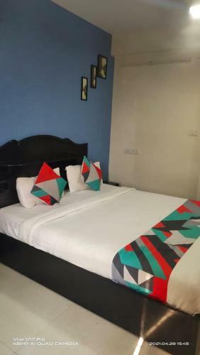 Hotel Palm Rooms Near St Johns Hospital