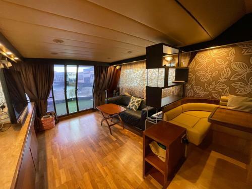 Wonderful Yatch To Rent At Tenerif South