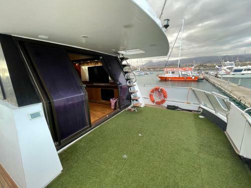 Wonderful Yatch To Rent At Tenerif South