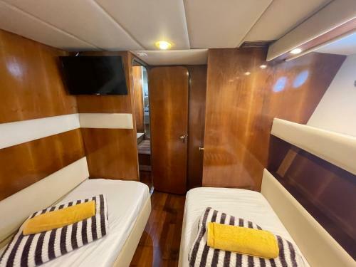 Wonderful Yatch To Rent At Tenerif South