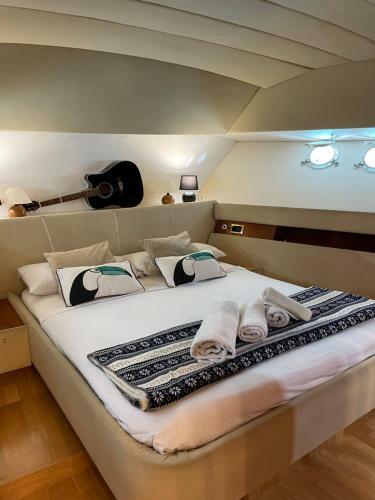 Wonderful Yatch To Rent At Tenerif South