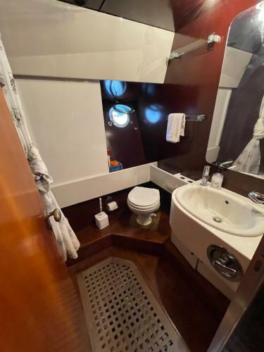 Wonderful Yatch To Rent At Tenerif South