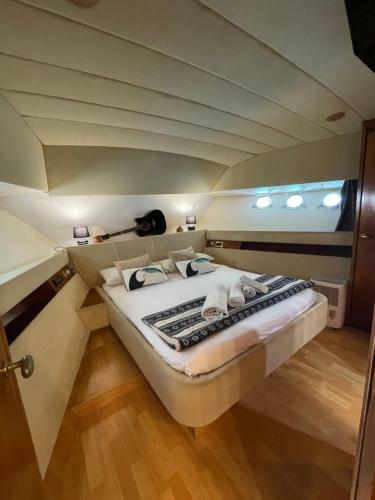 Wonderful Yatch To Rent At Tenerif South