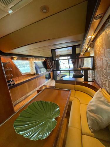 Wonderful Yatch To Rent At Tenerif South