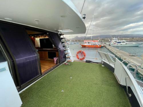 Wonderful Yatch To Rent At Tenerif South