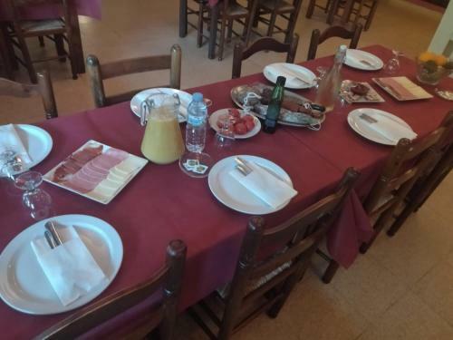 Hostal Hostatgeria I Restaurant Coll De Condreu