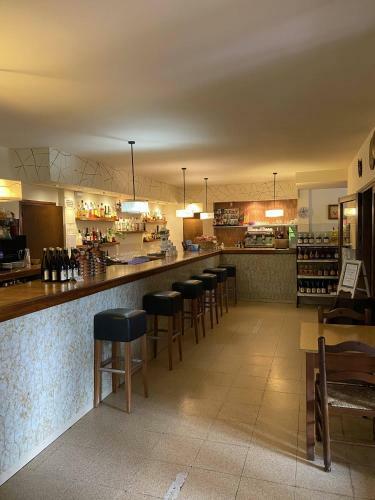 Hostal Hostatgeria I Restaurant Coll De Condreu