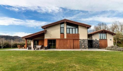 Villa La Solfa Casa Aislada Con Amplio Jard�n